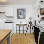 Stylish Victorian 3 Bed House Huge Garden/Parking
