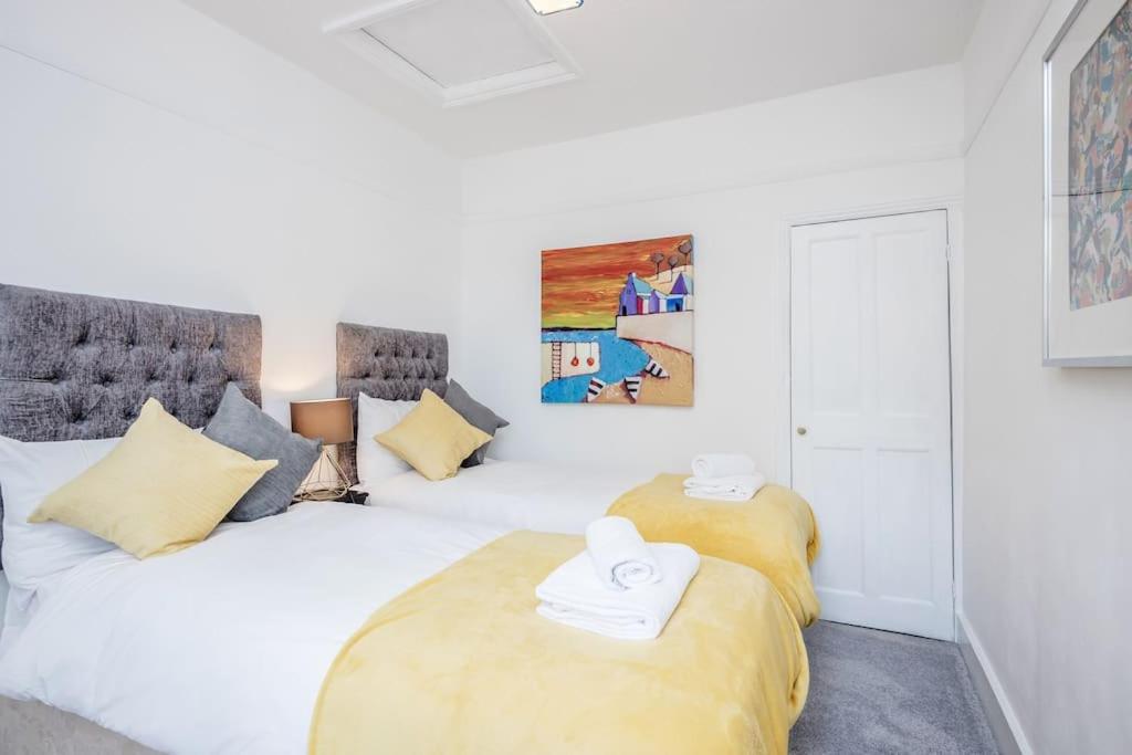 Stylish Victorian 3 Bed House Huge Garden/parking