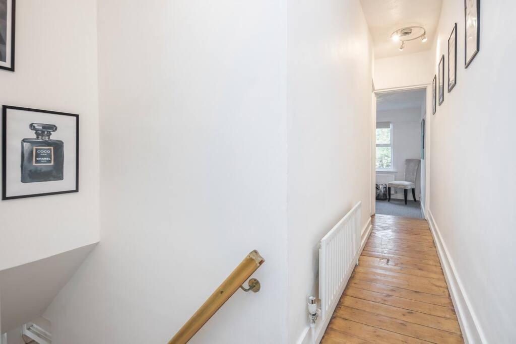 Stylish Victorian 3 Bed House Huge Garden/parking